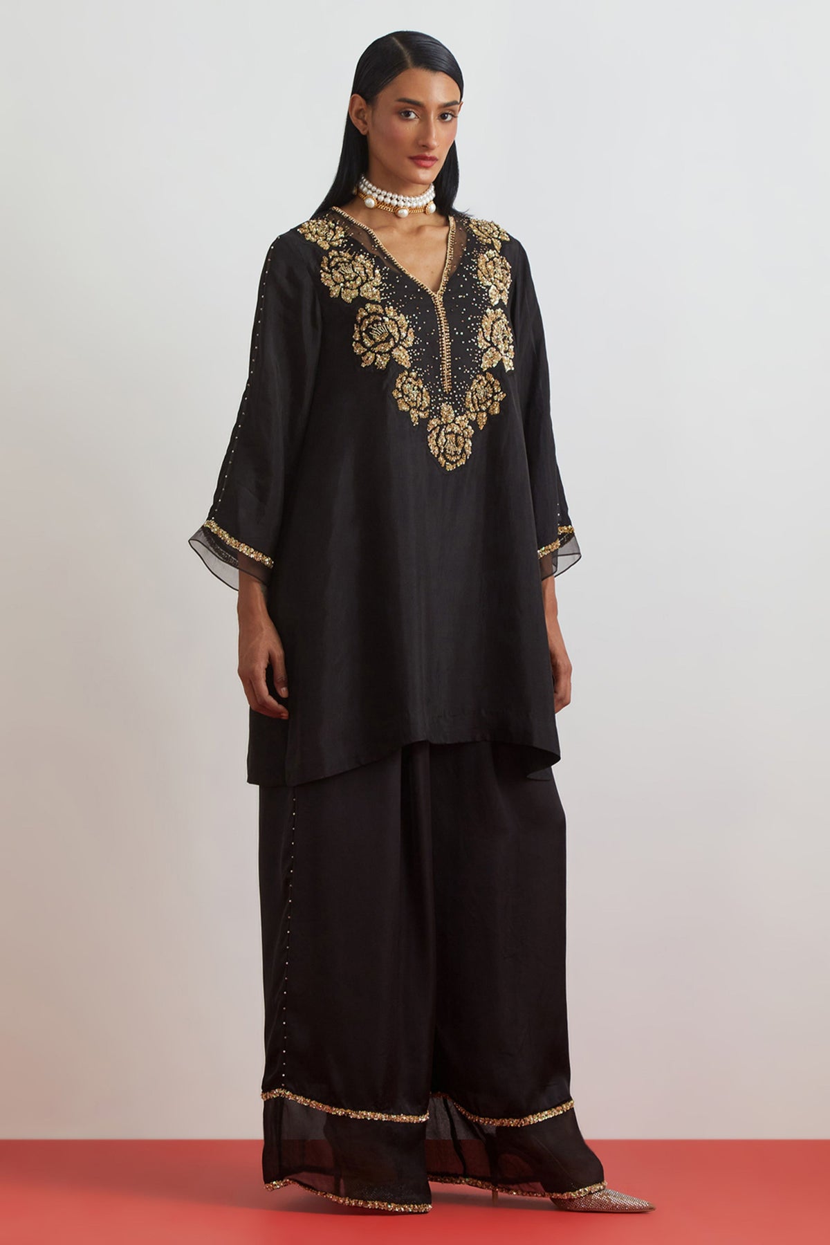 Black Rose Garland Tunic Set