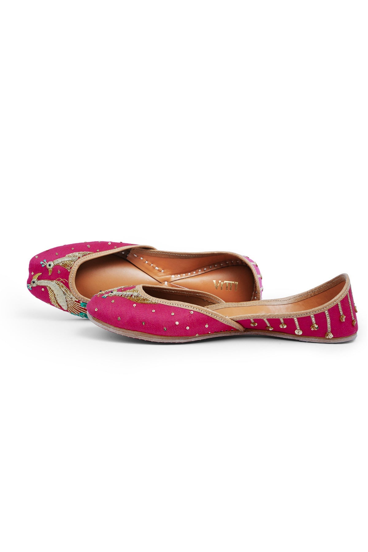 Peacock Pink Juttis