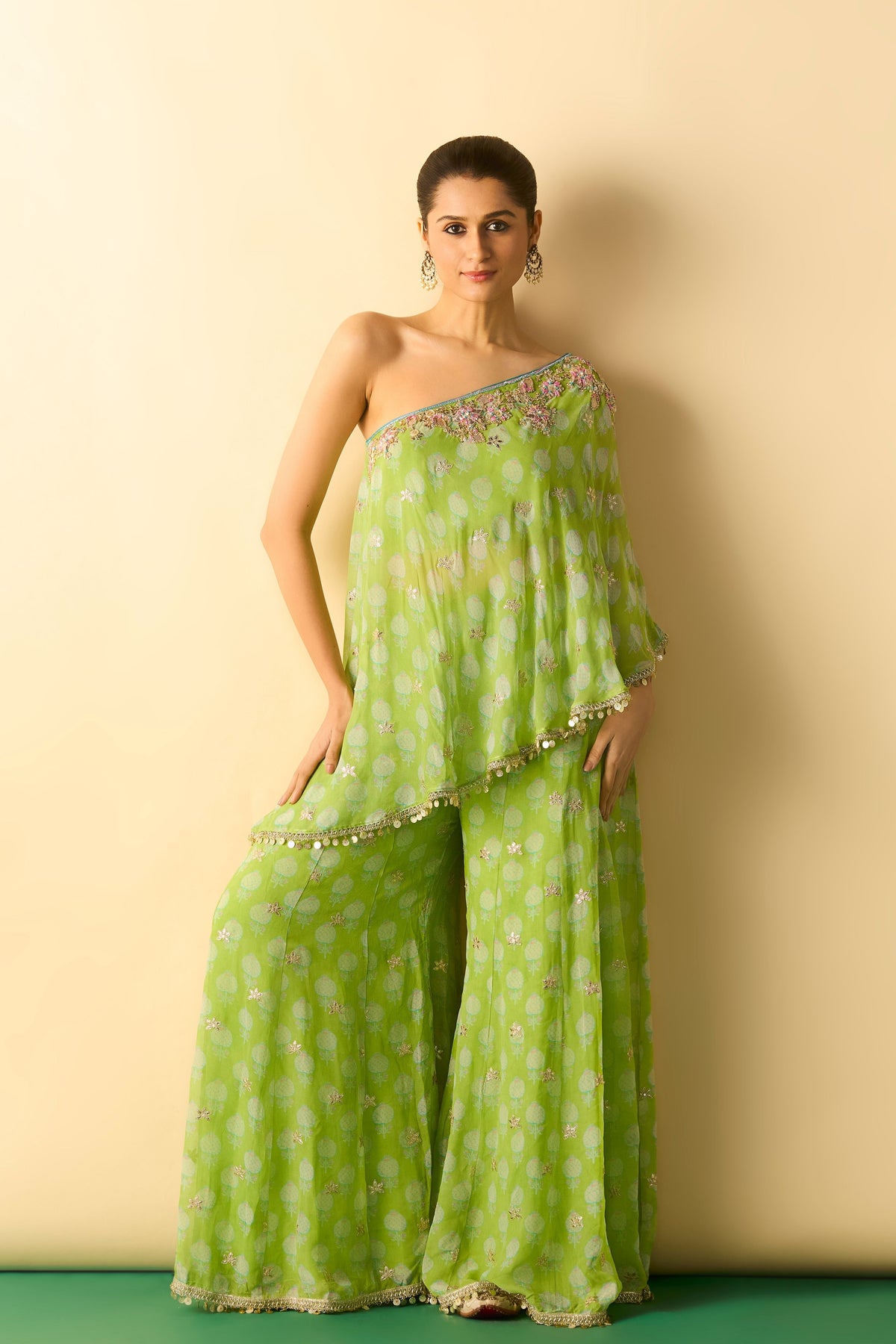 Chhavi One Shoulder Set