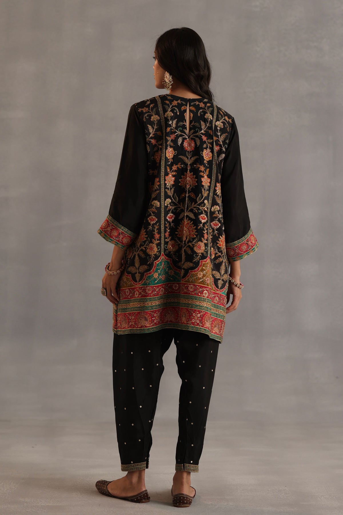 Yaman Black Kurta Set