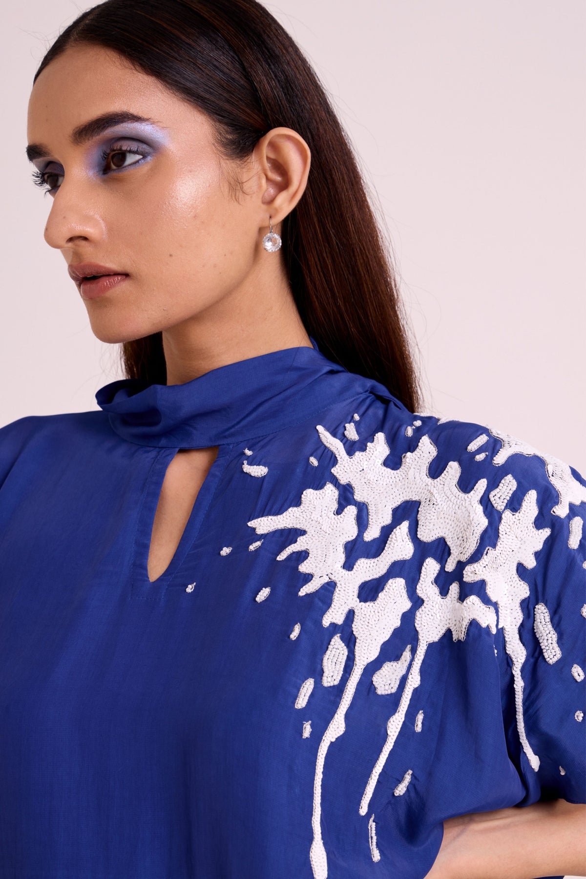 Ray Neck Scarf Kaftan