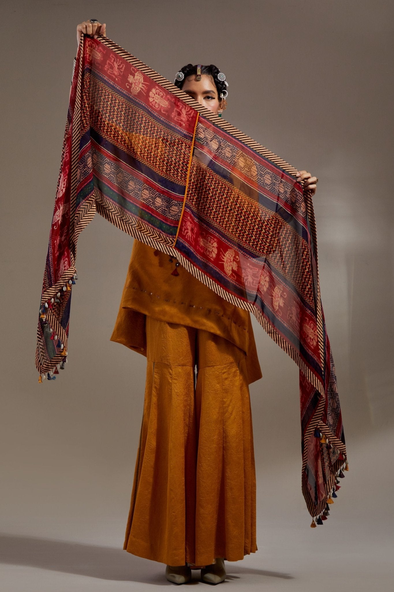 Patti Odhni - Aseem Kapoor - Elahe