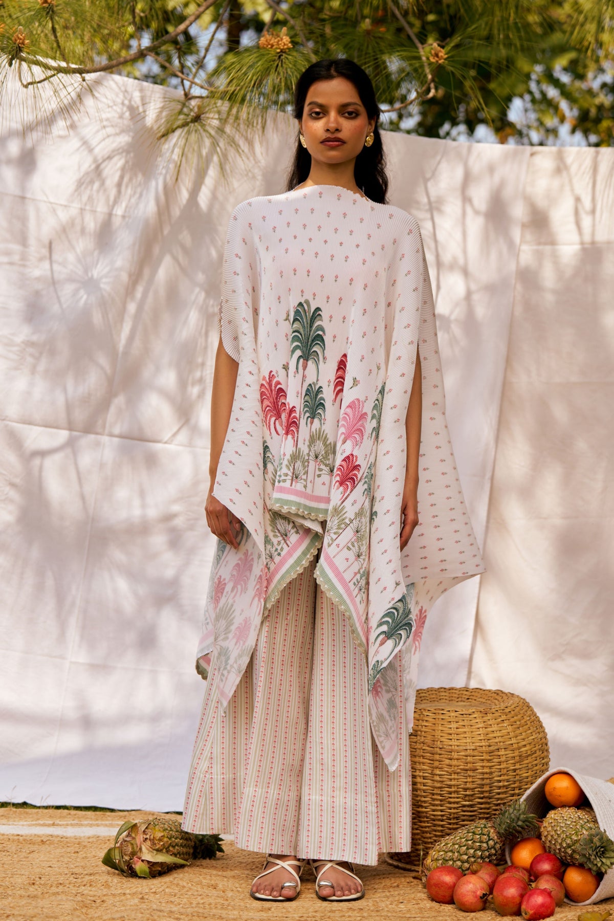 Poome Sauvage Cape Set