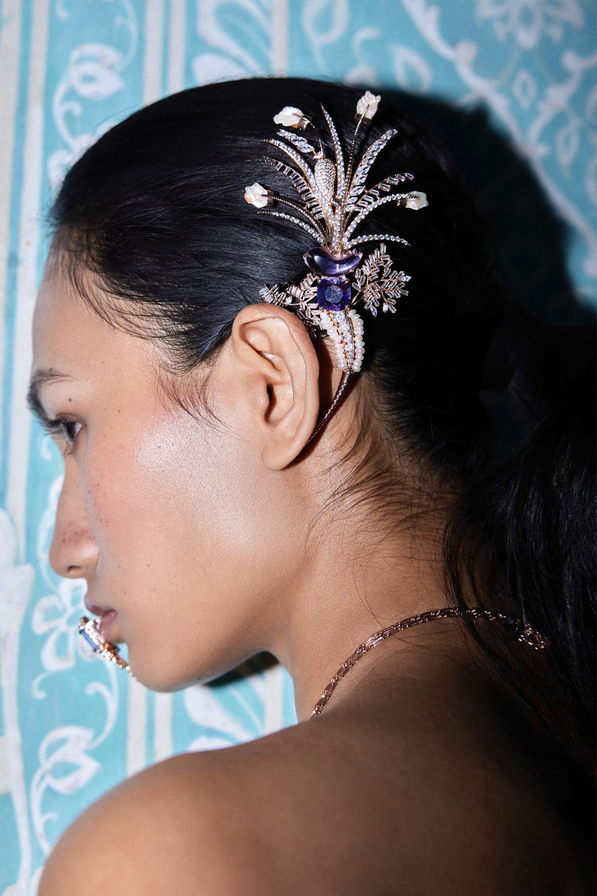 Le Sunset Palm Brooch in Tanzanite