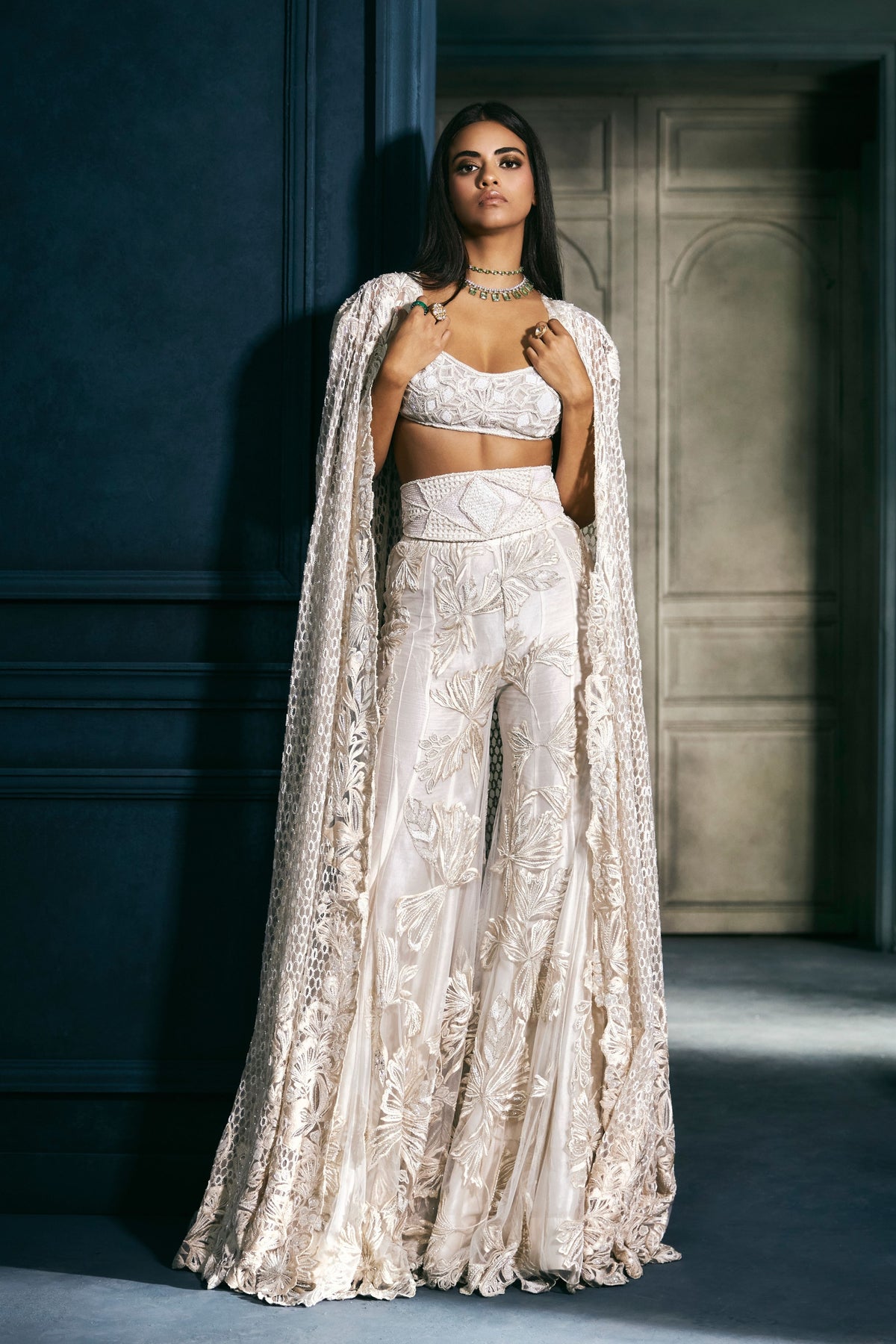 Solenne Cape Set