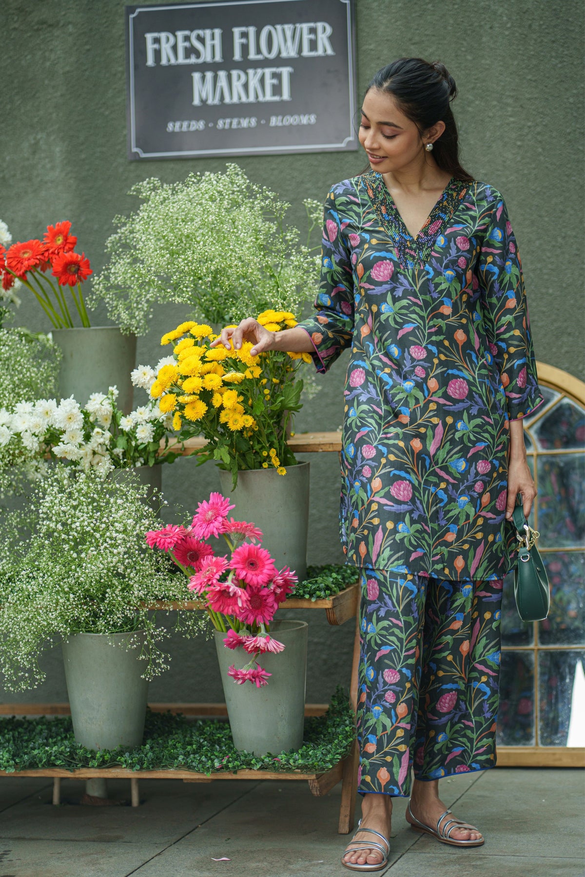 Rose Black Kurta With Pants