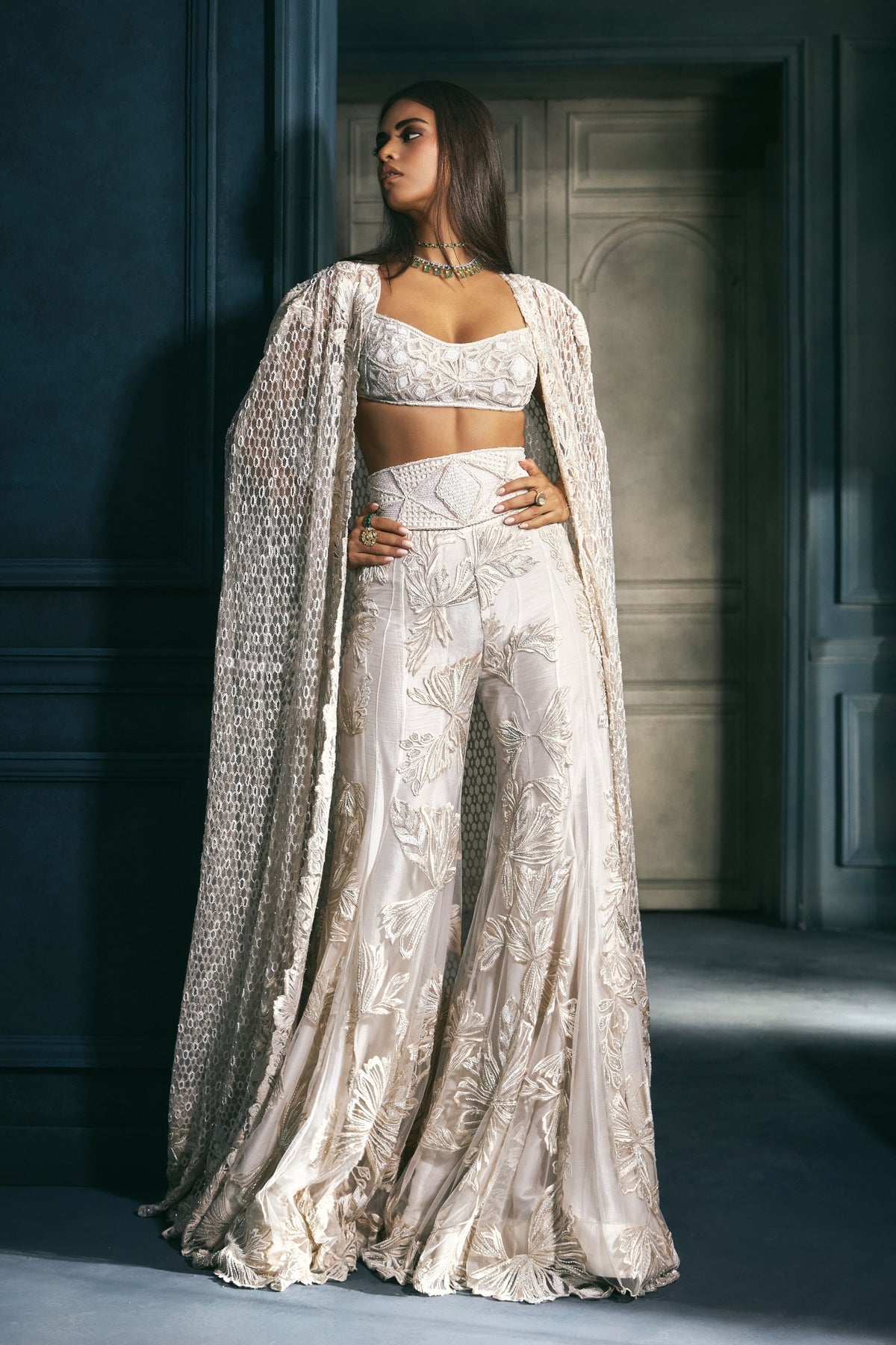 Solenne Cape Set