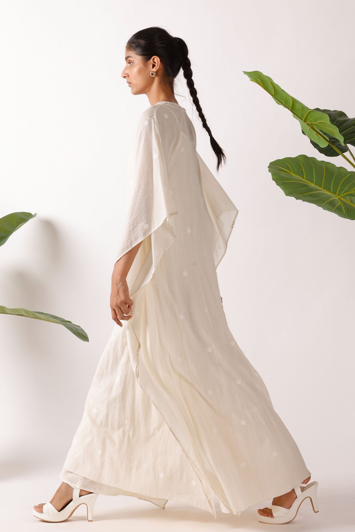 Jamdani Pearl Embroidered Kaftan