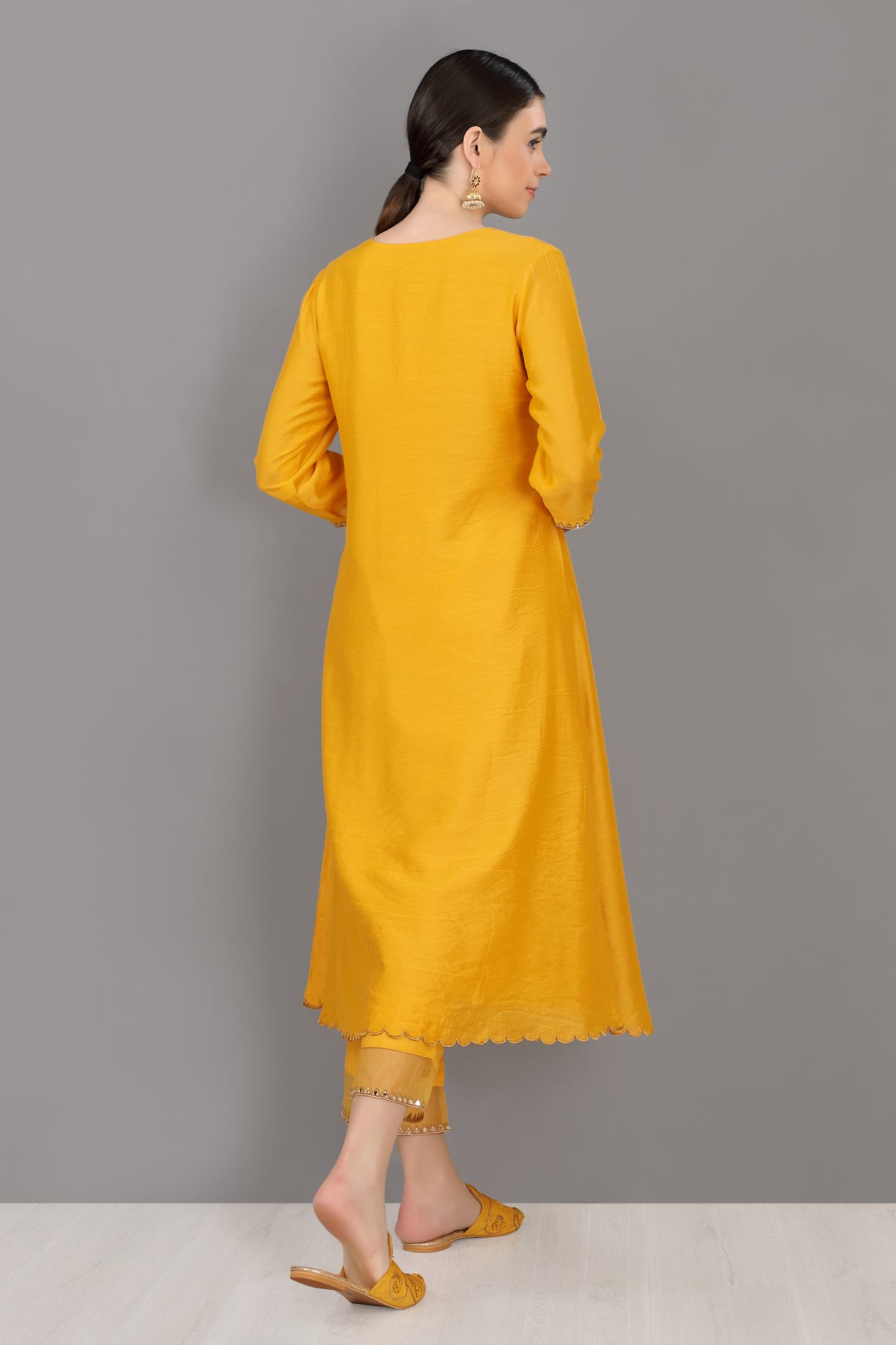 Asma v-neck kurta set