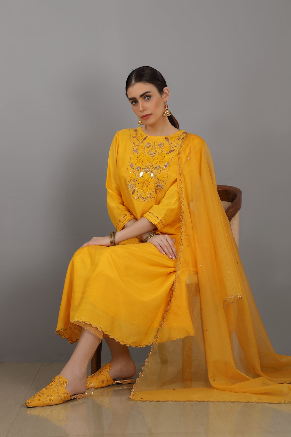 Humna a round neck kurta set