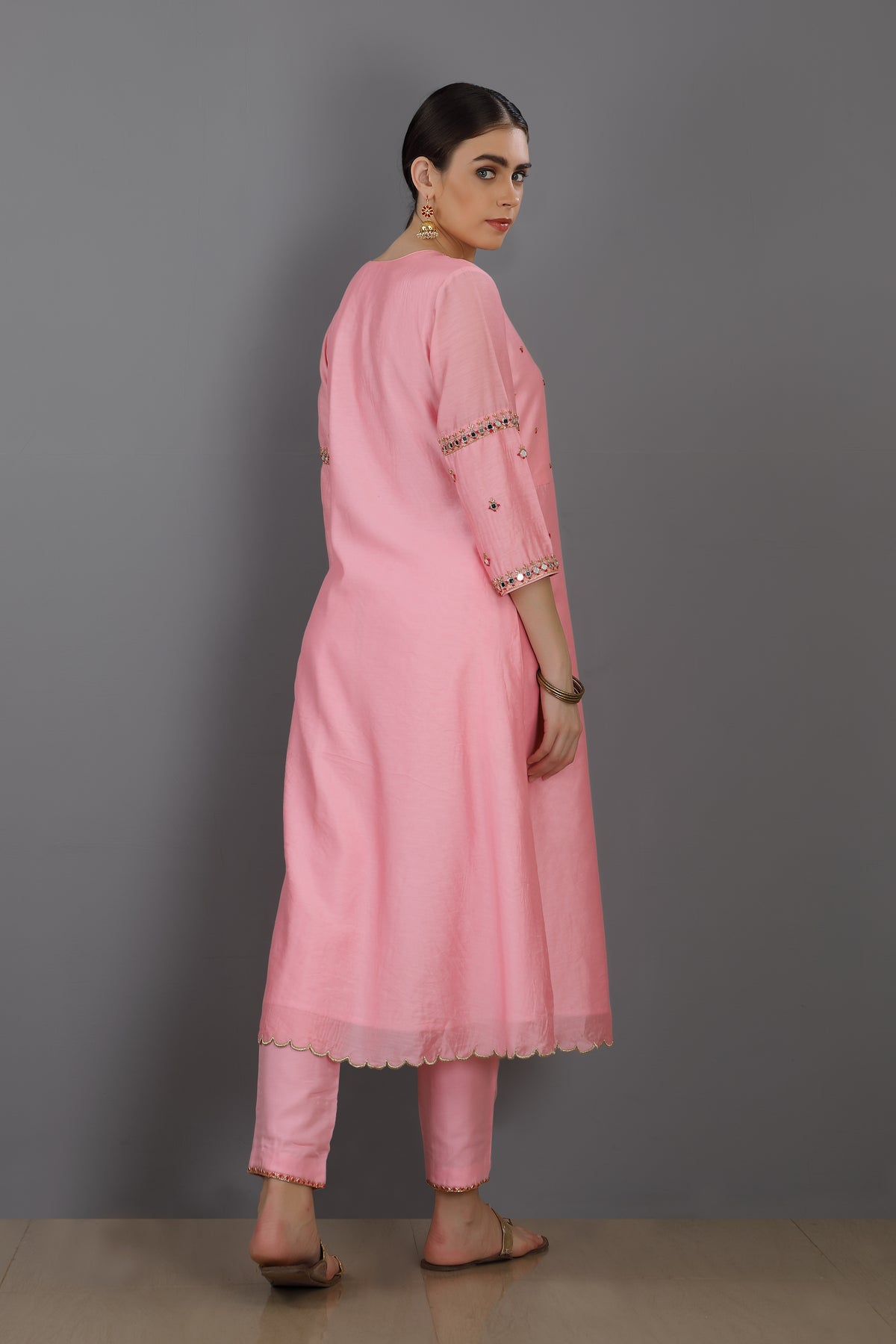 Rabia v-neck kurta set