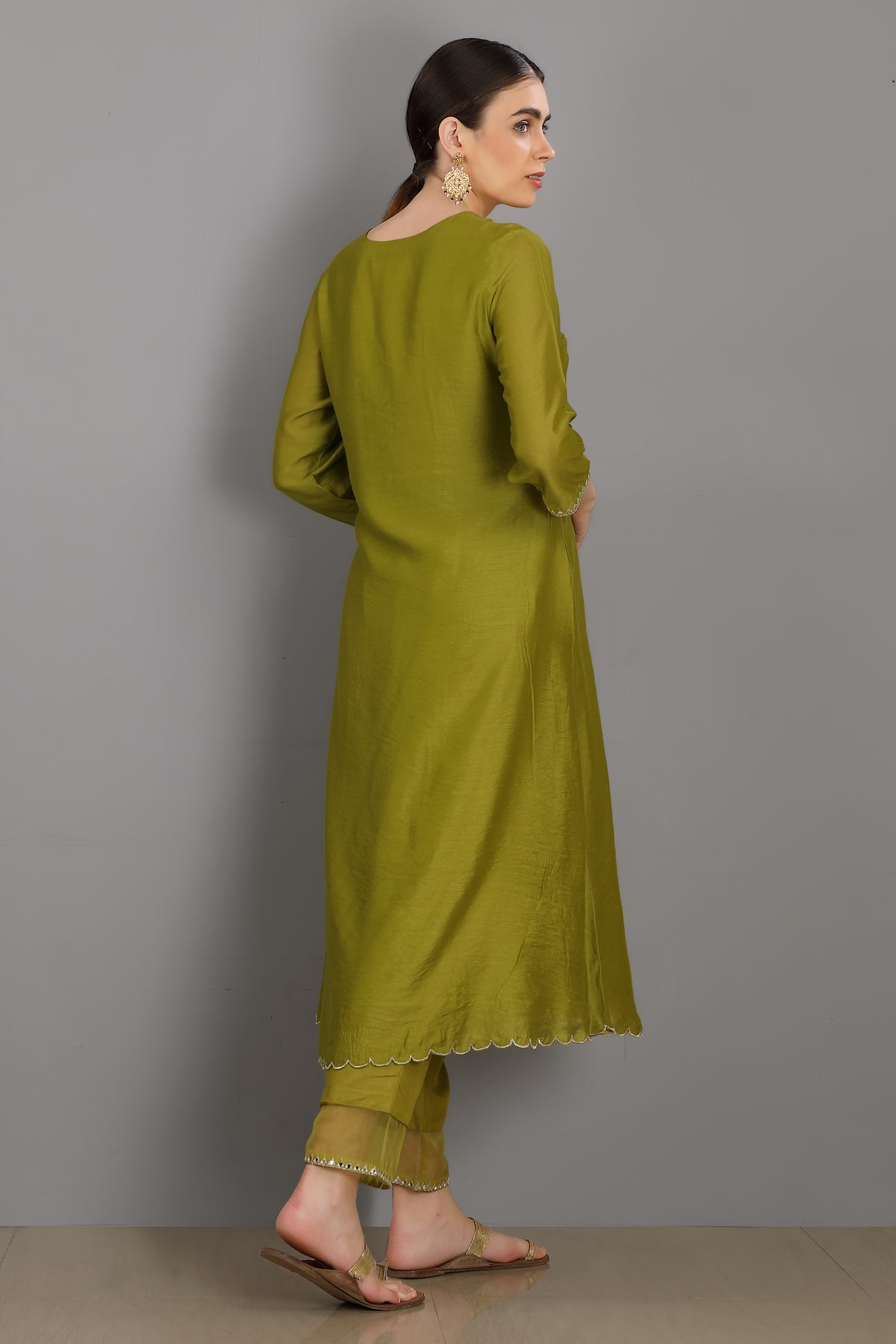 Danish a v-neck kurta set