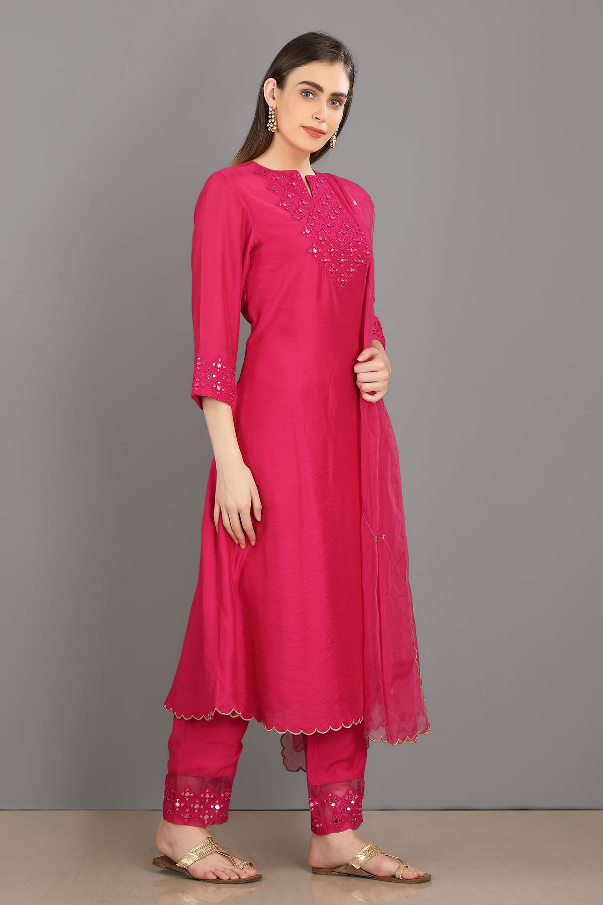 Anum round neck kurta set