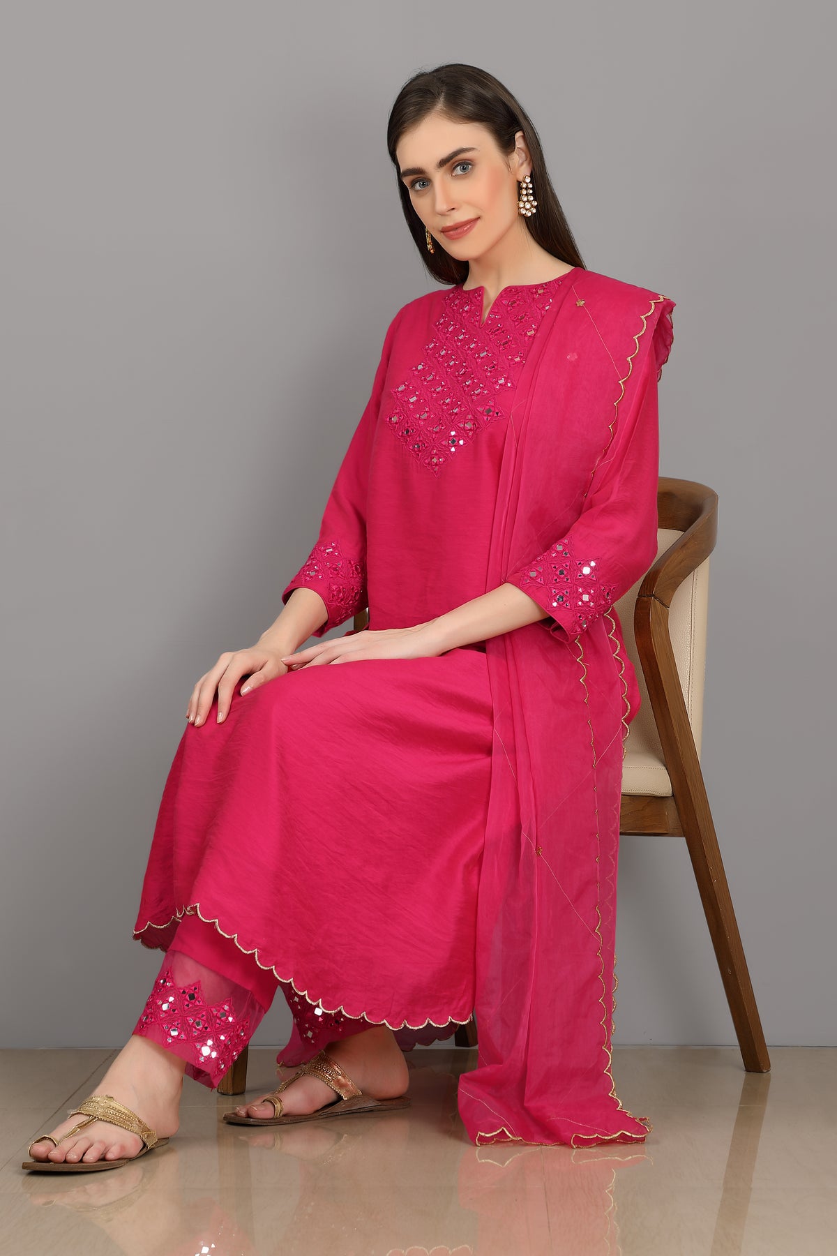 Anum round neck kurta set