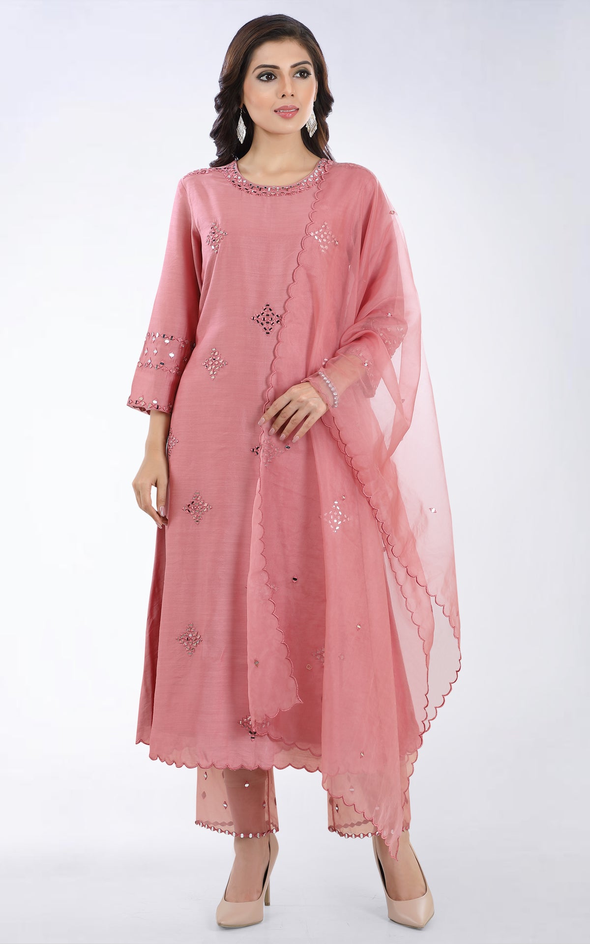 Gauhar a round neck kurta set