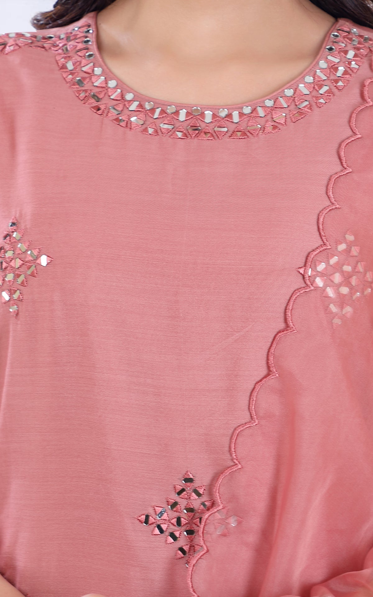 Gauhar a round neck kurta set