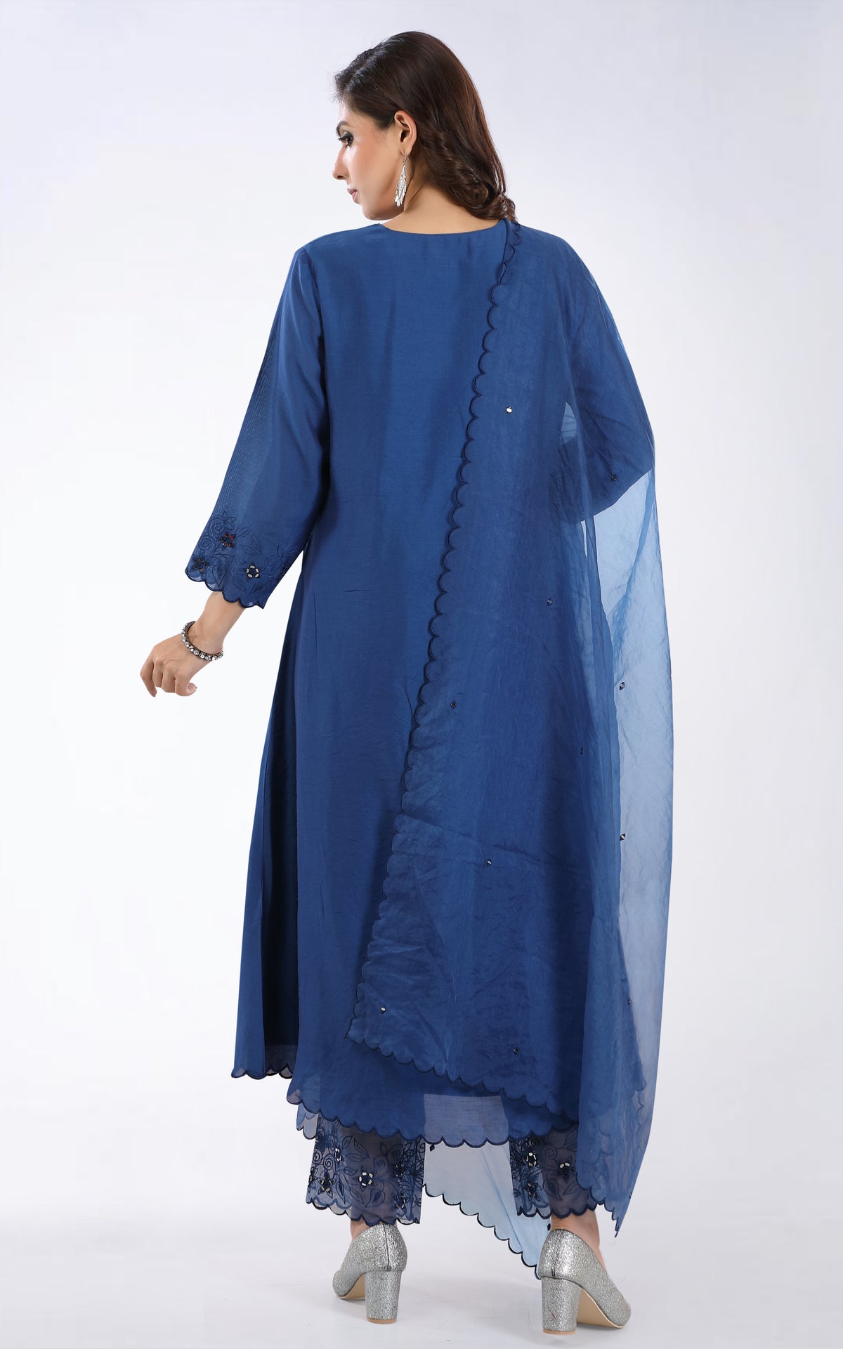 Zohra round neck kurta set