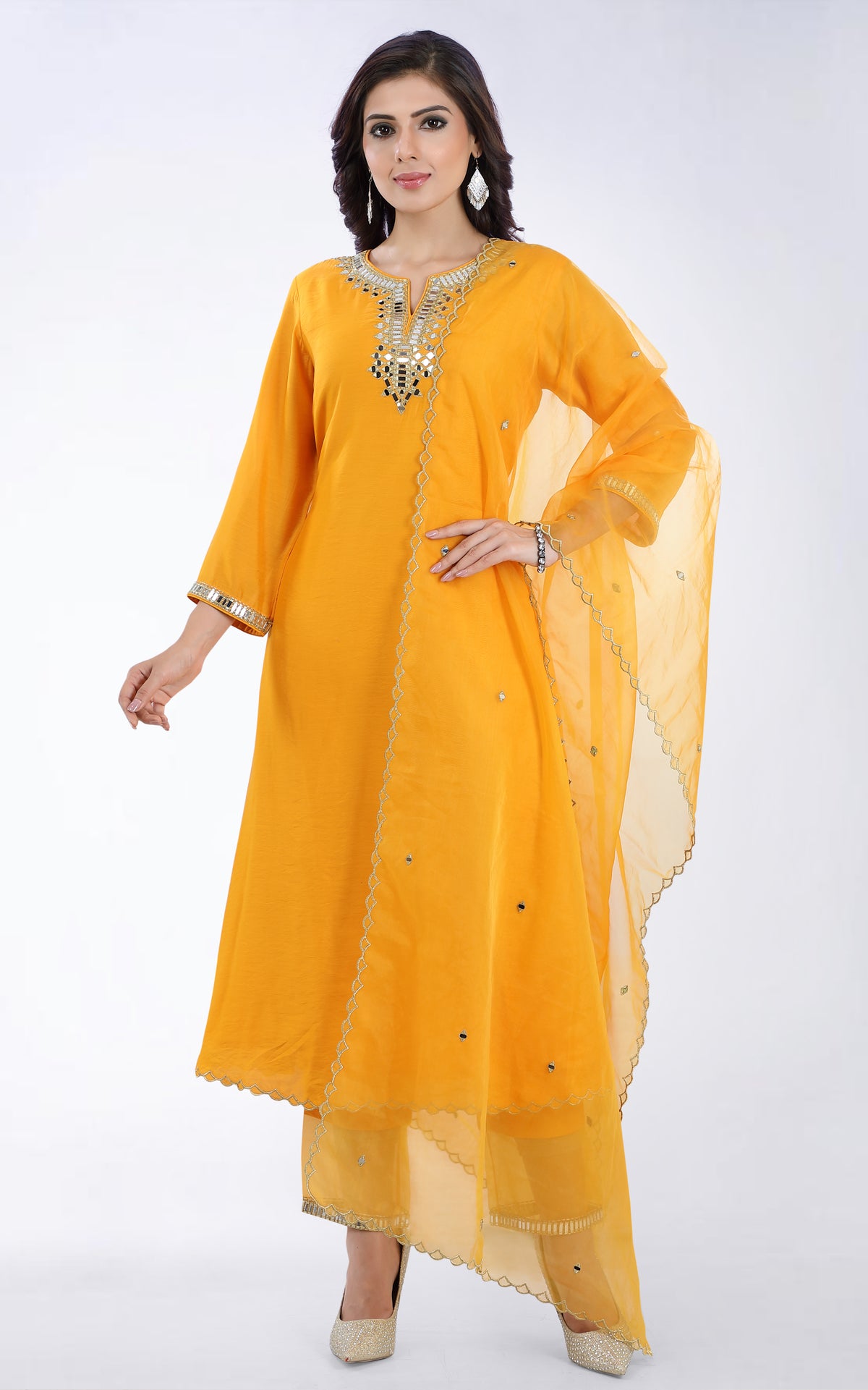 Kanak a round neck kurta set