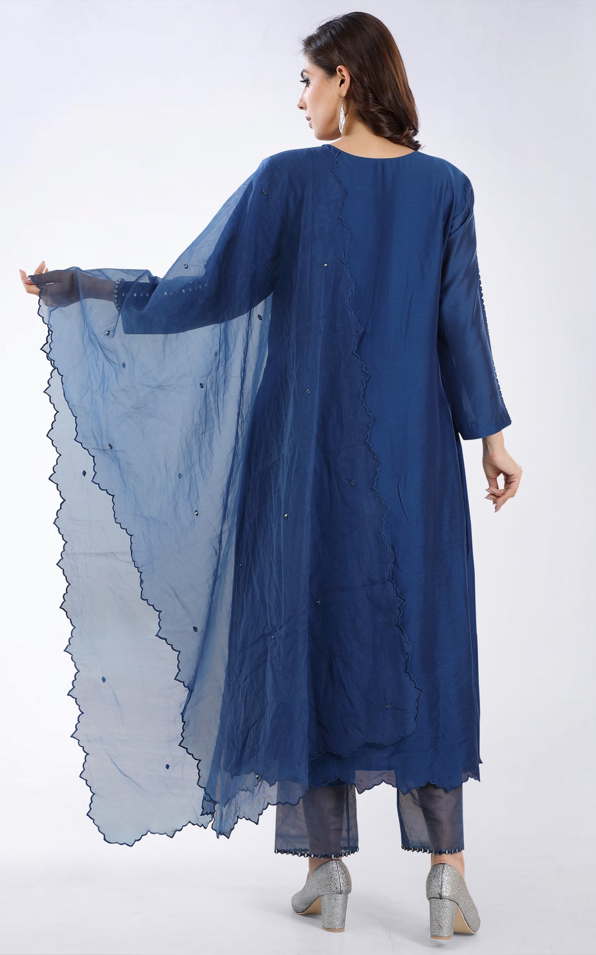 Neel around neck kurta set