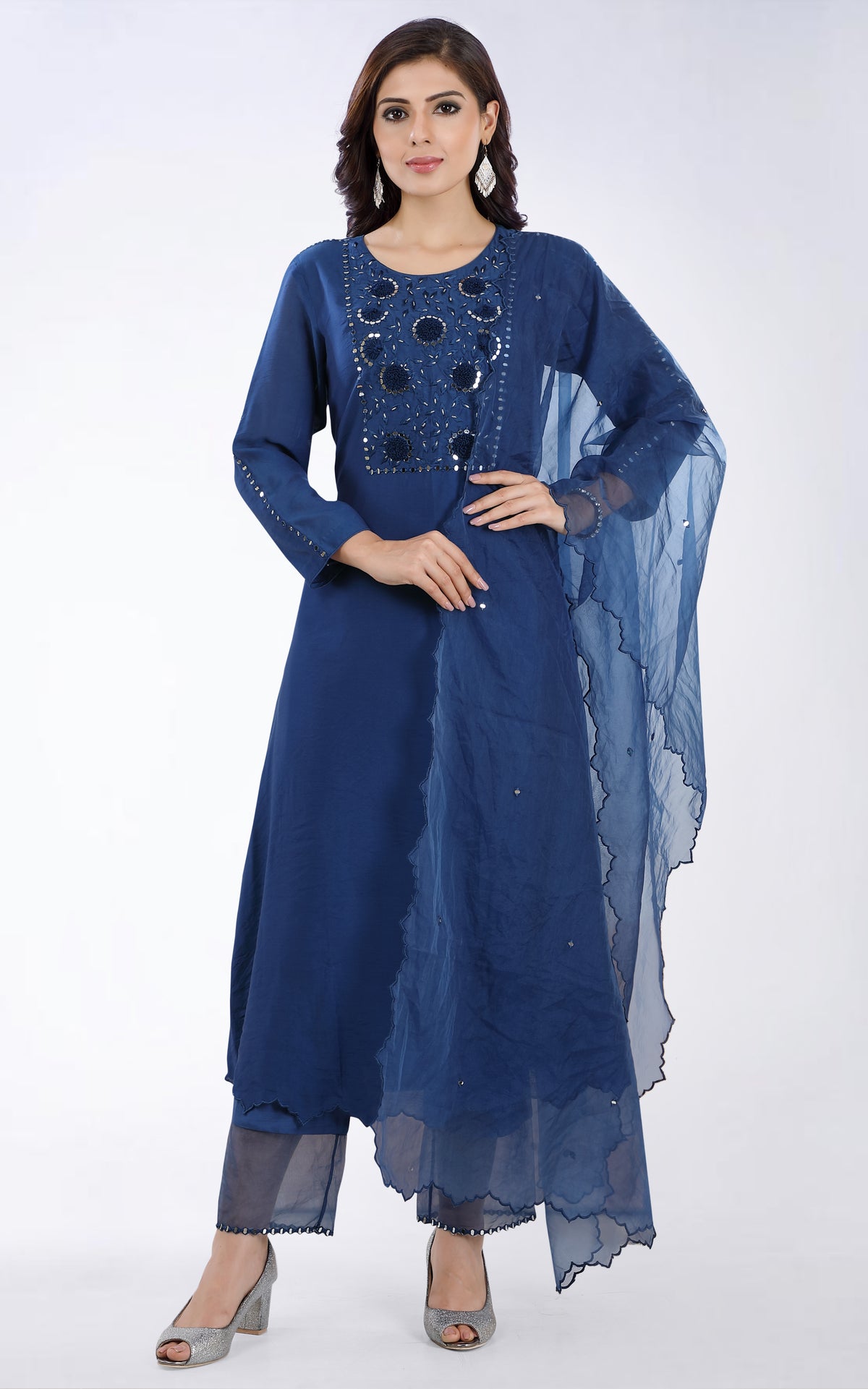 Neel around neck kurta set