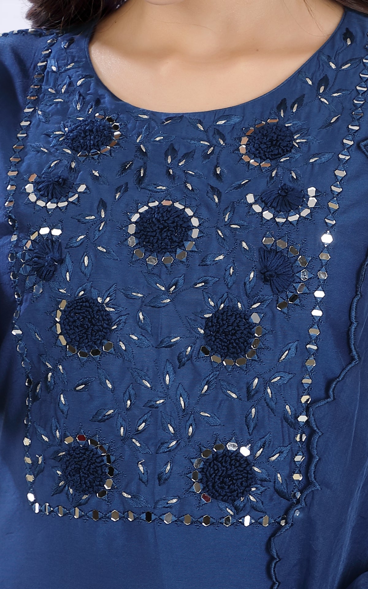 Neel around neck kurta set