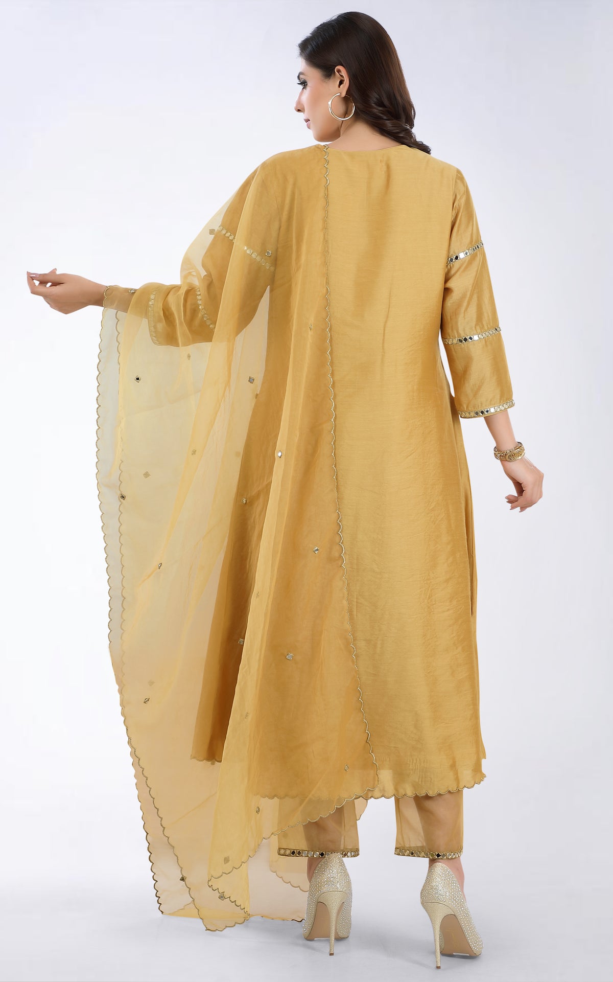 Sunheri round neck kurta set