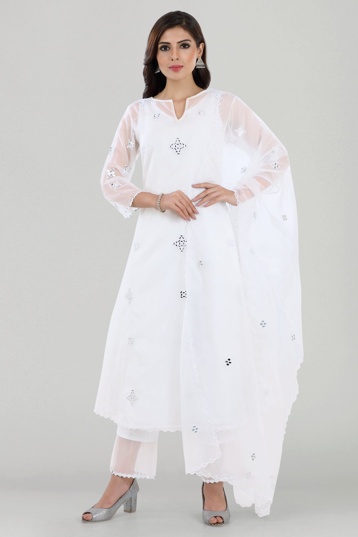 Ravhiya round neck kurta set