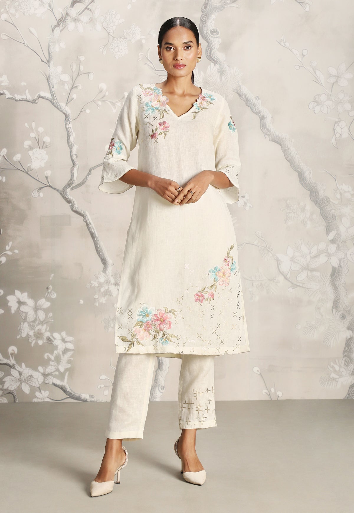 Off White Corsage Kurta Set