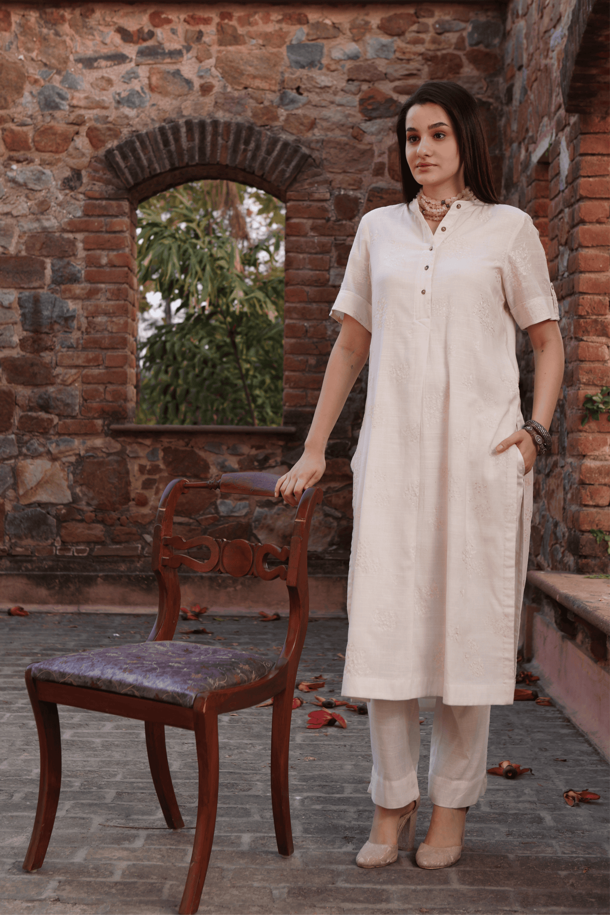 Collared Ivory Kurta And Pant
