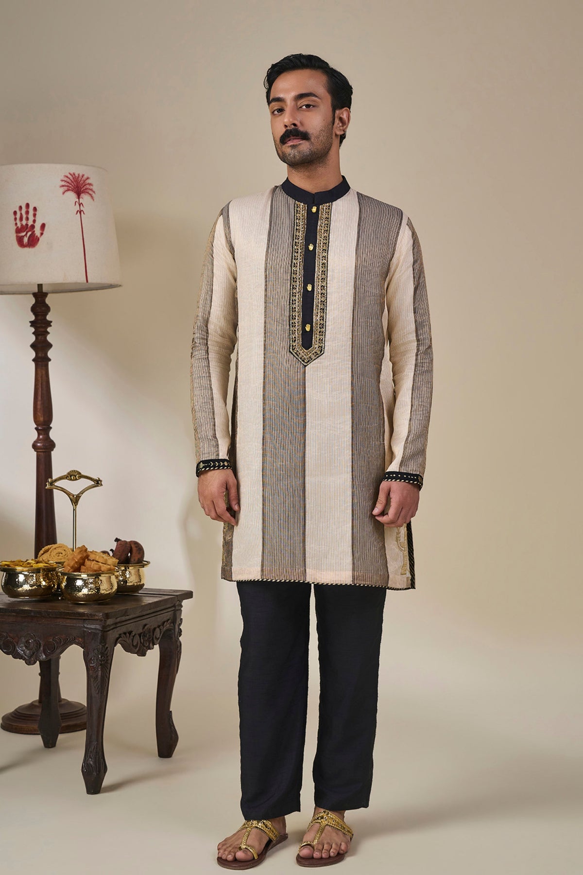 Palm Pillar Black & White Kurta Set