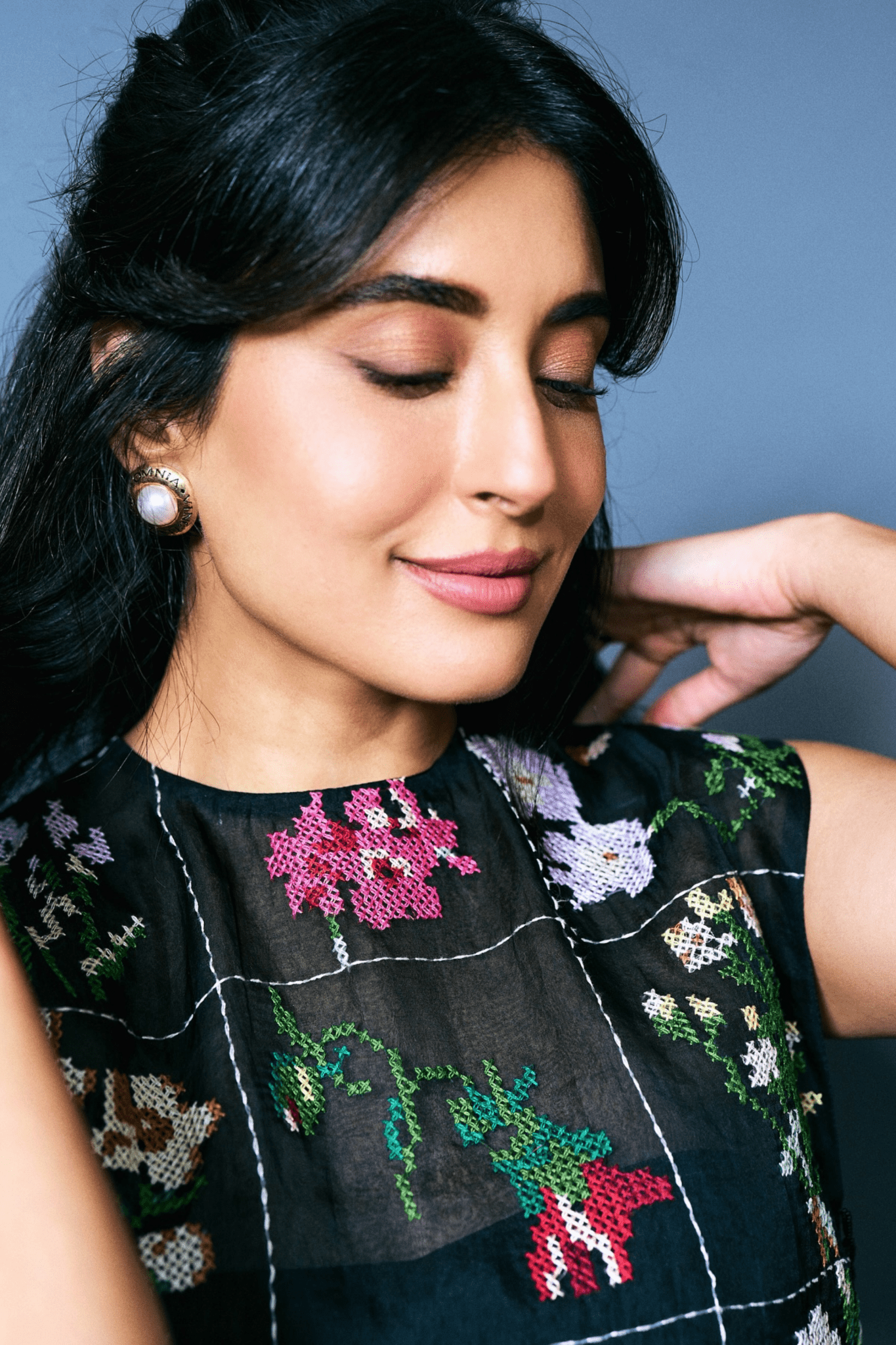 Kritika Kamra in Ode To Odd - Ode To Odd - Elahe