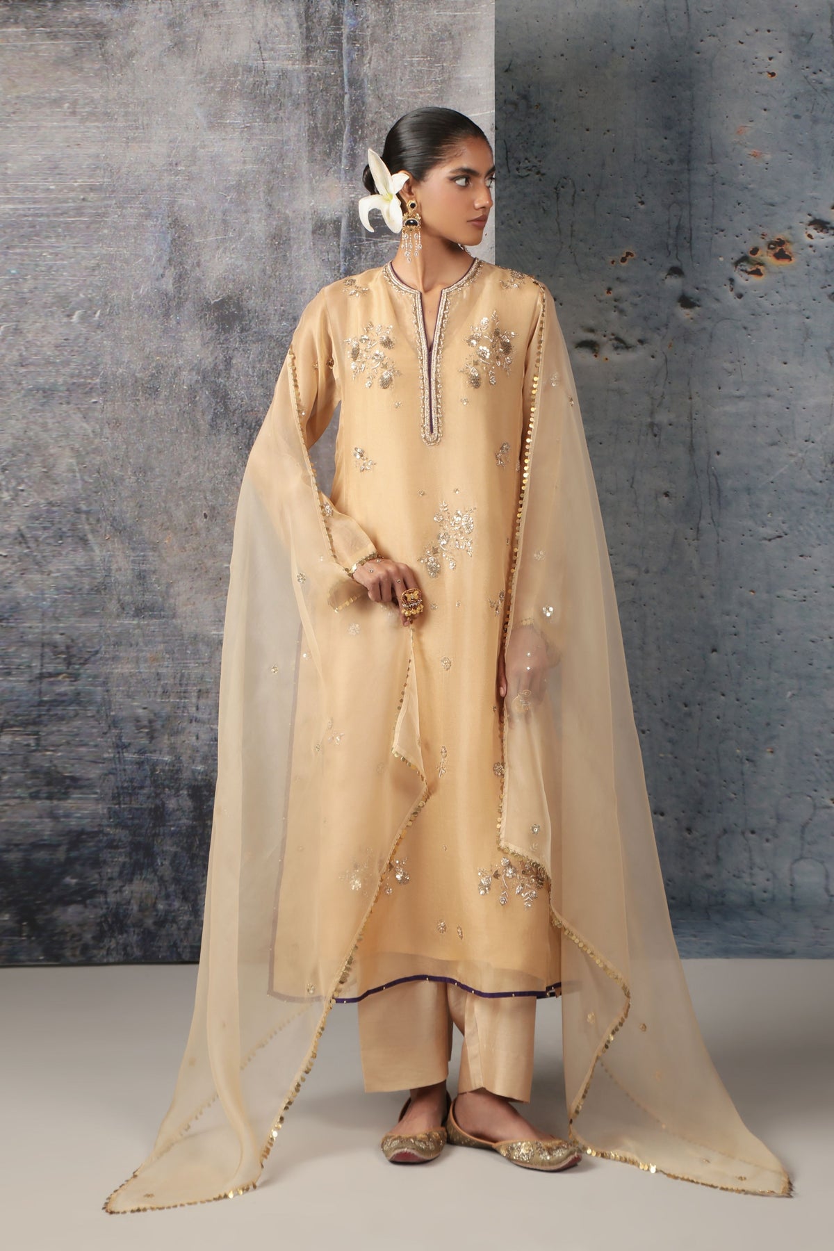 Ivory Phool Kurta Set