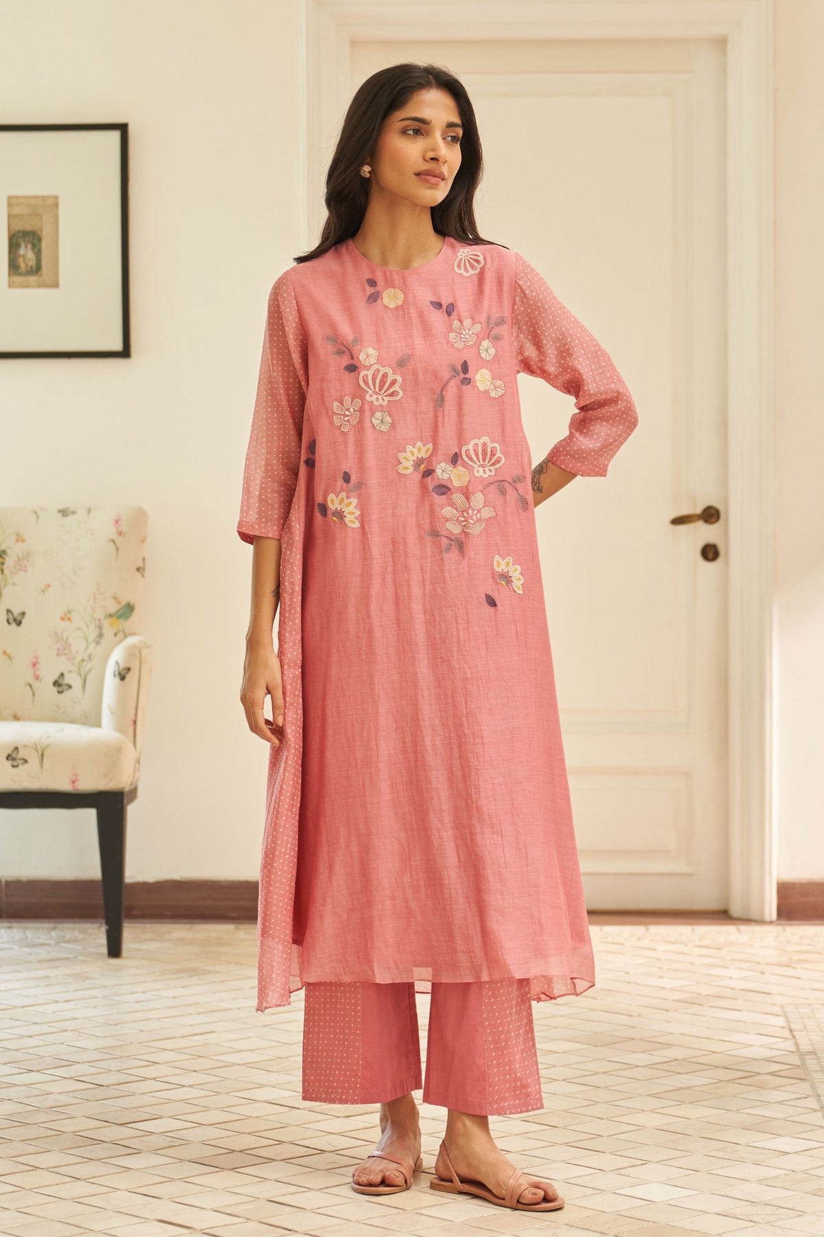 Peony Applique Kurta With Pants