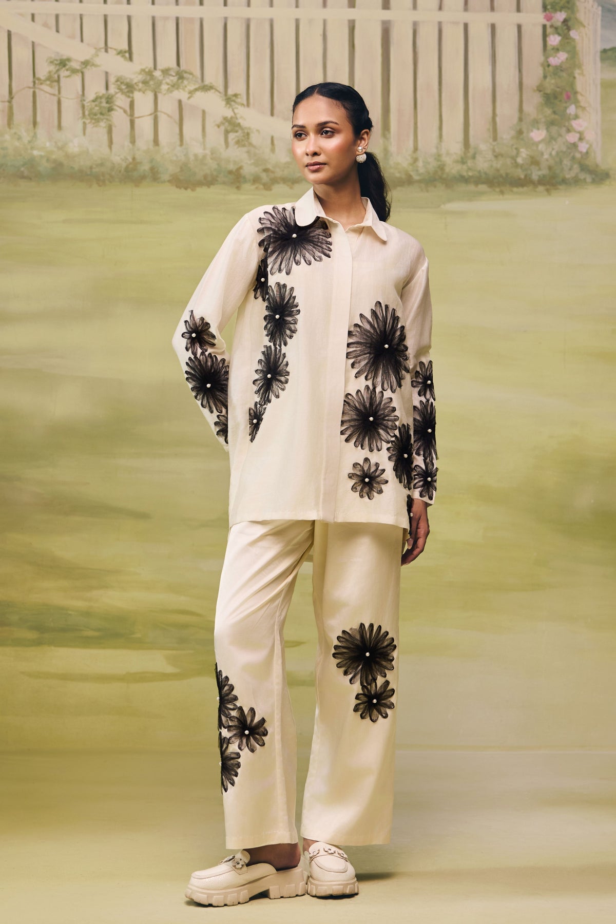 Noir Petal Garden Relaxed Set