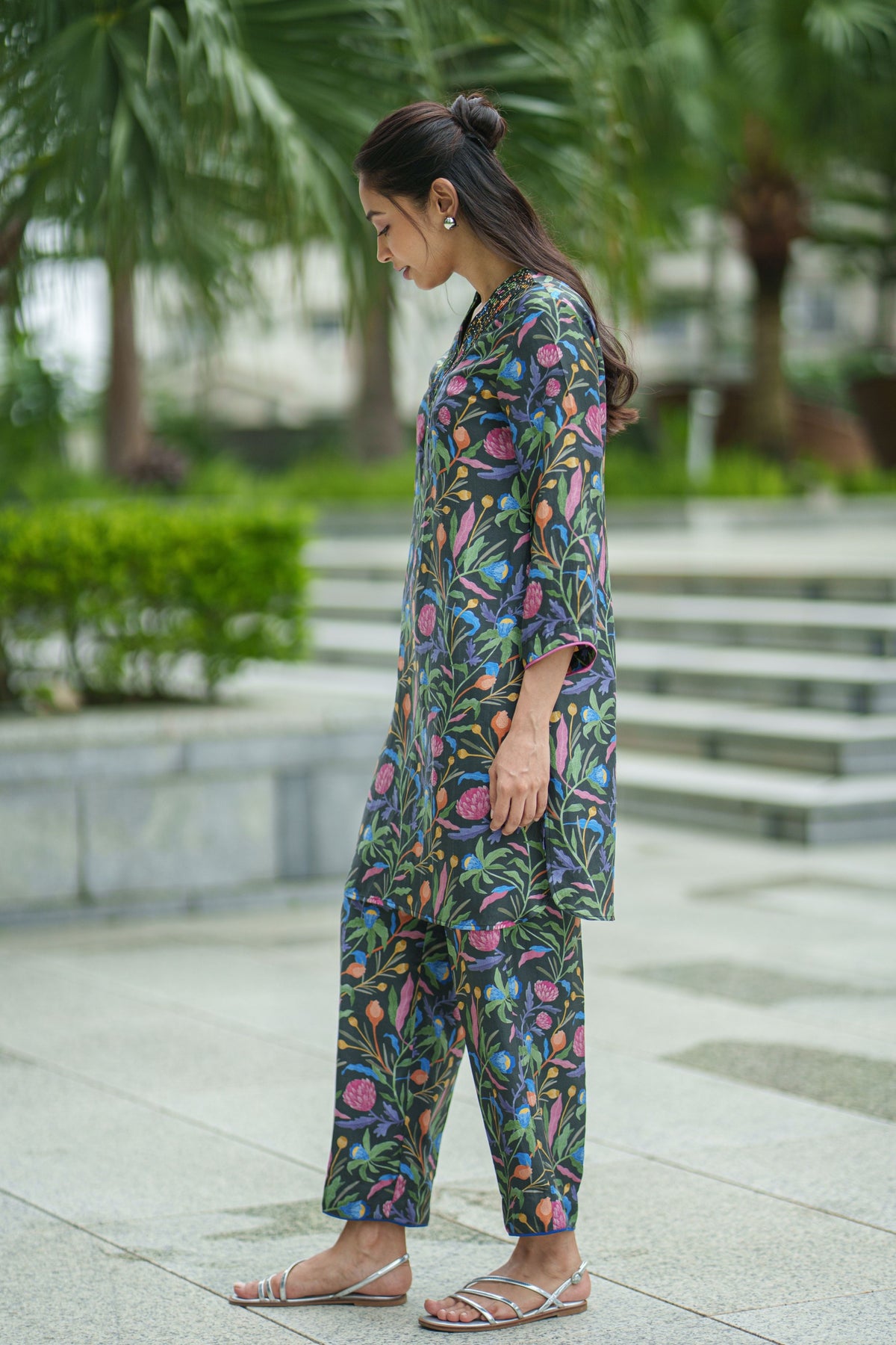 Rose Black Kurta With Pants