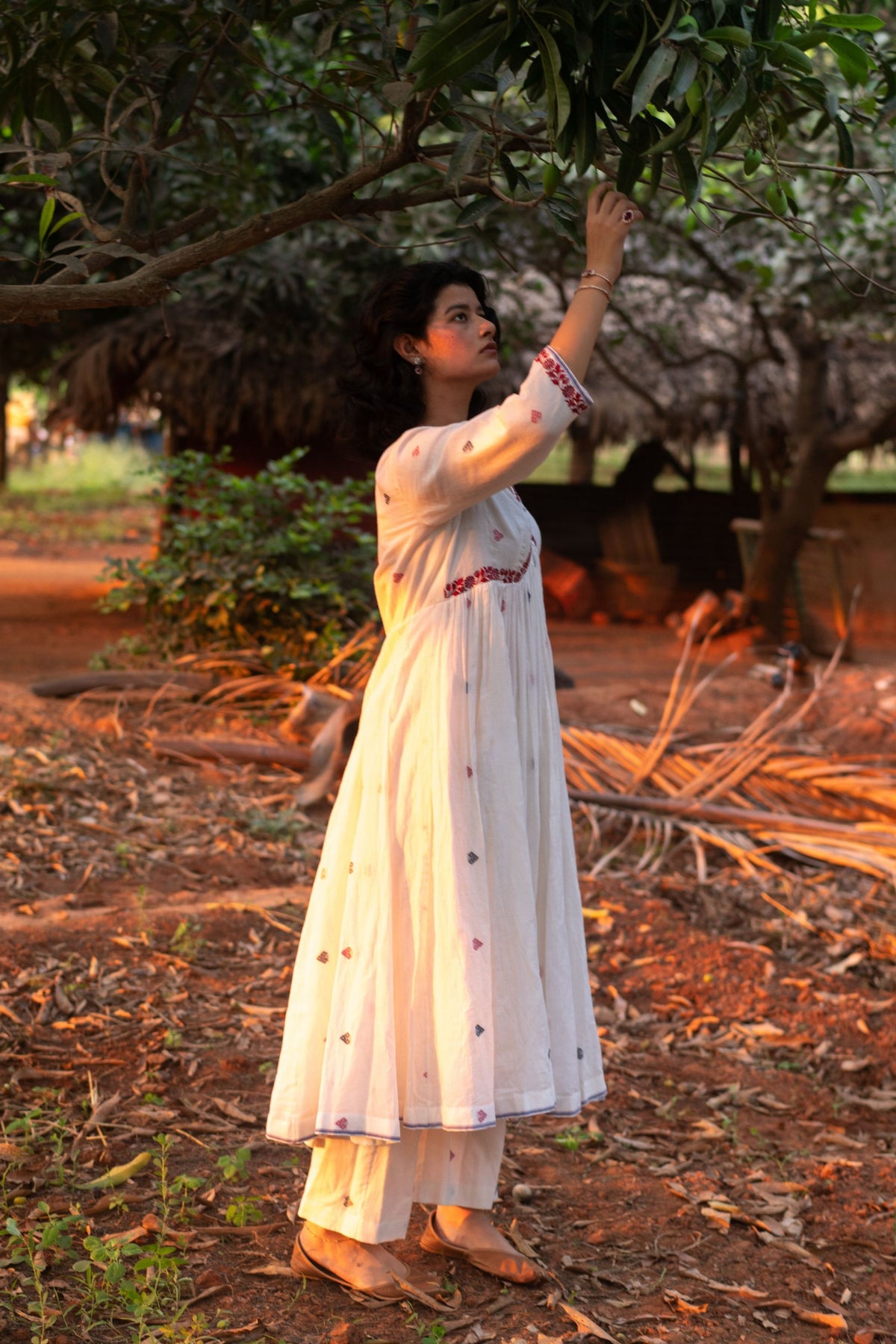 Nia Kali Kurta set In Ivory