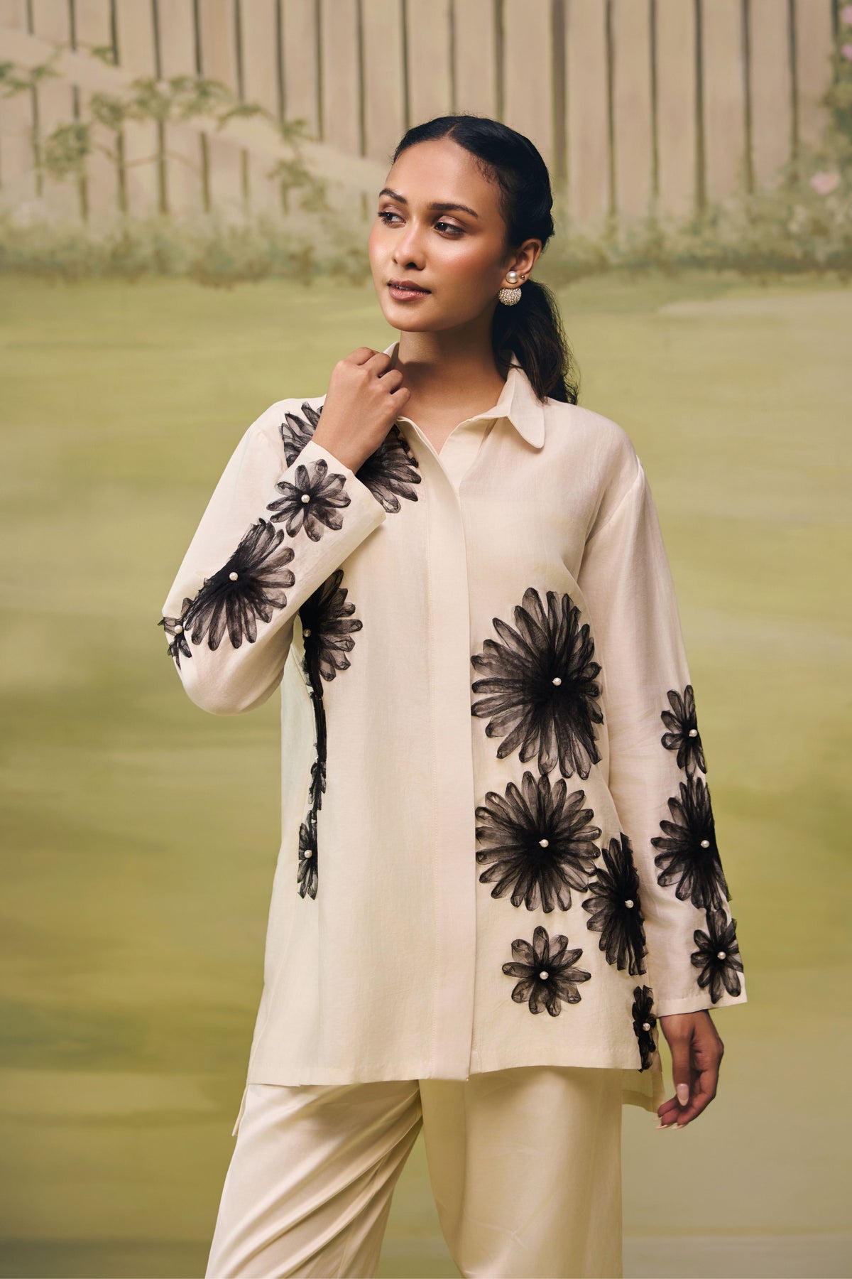 Noir Petal Garden Relaxed Set