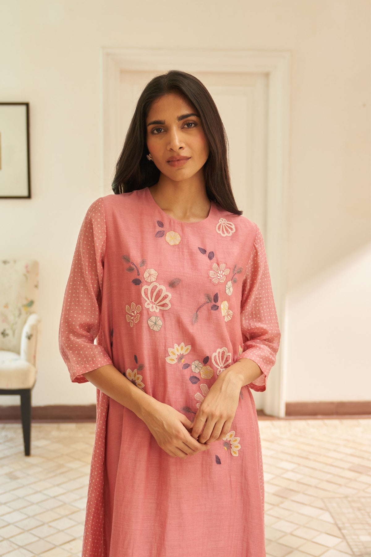 Peony Applique Kurta With Pants