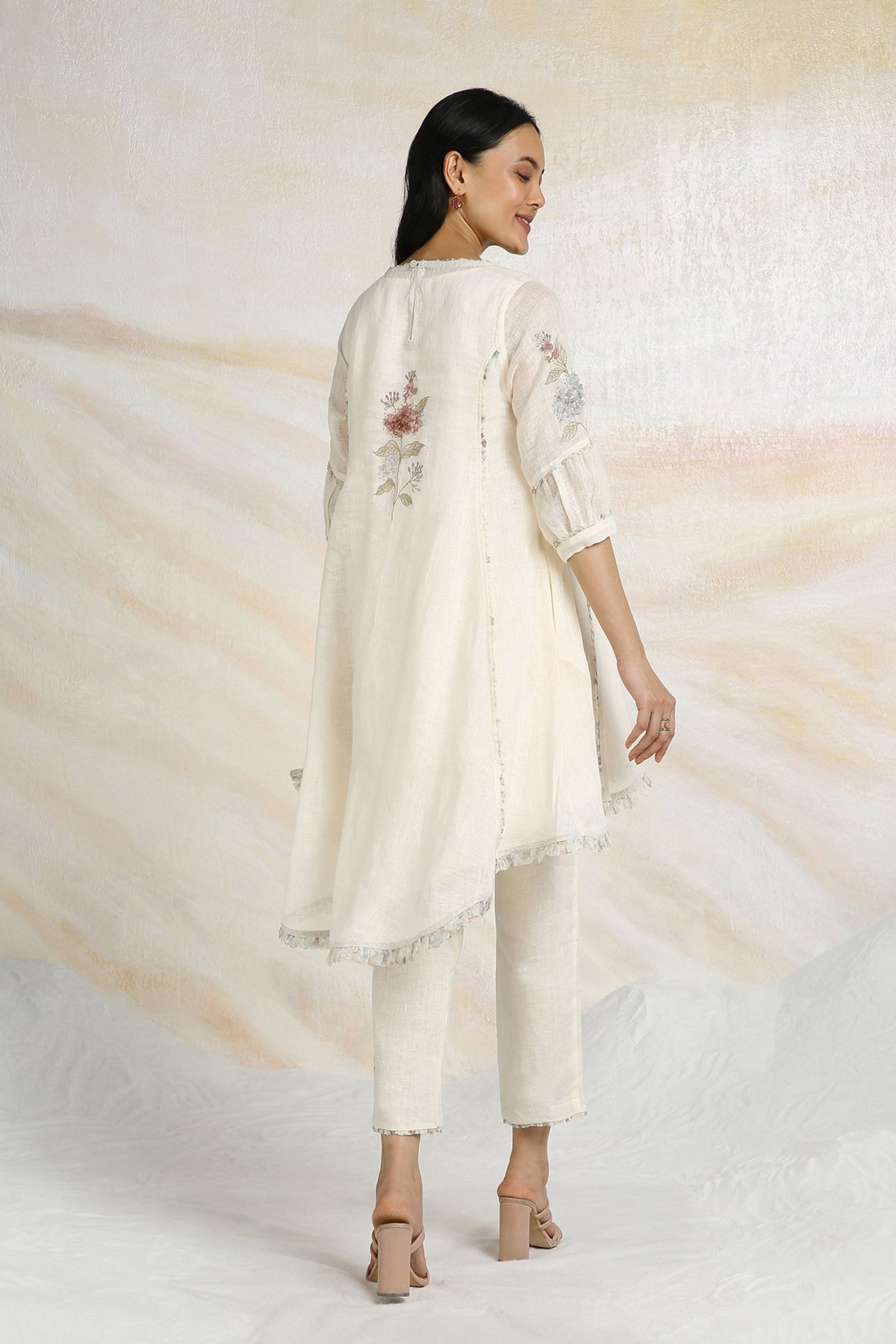 Hydrangea Off White Top