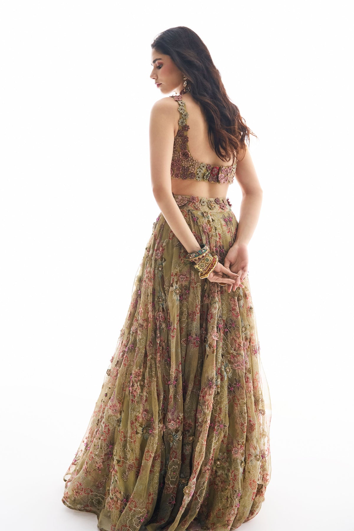 Oeshi Lehenga Set