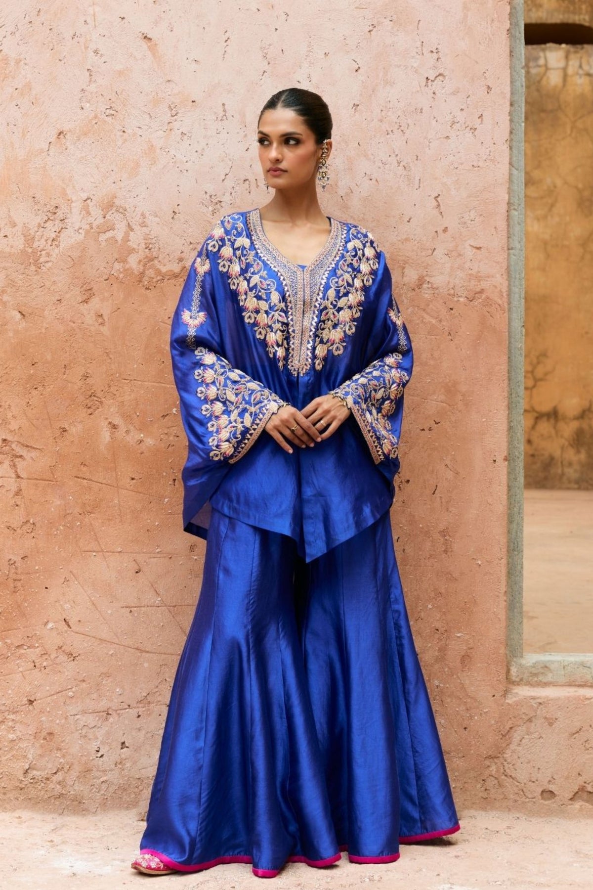 Aavya Cape Set