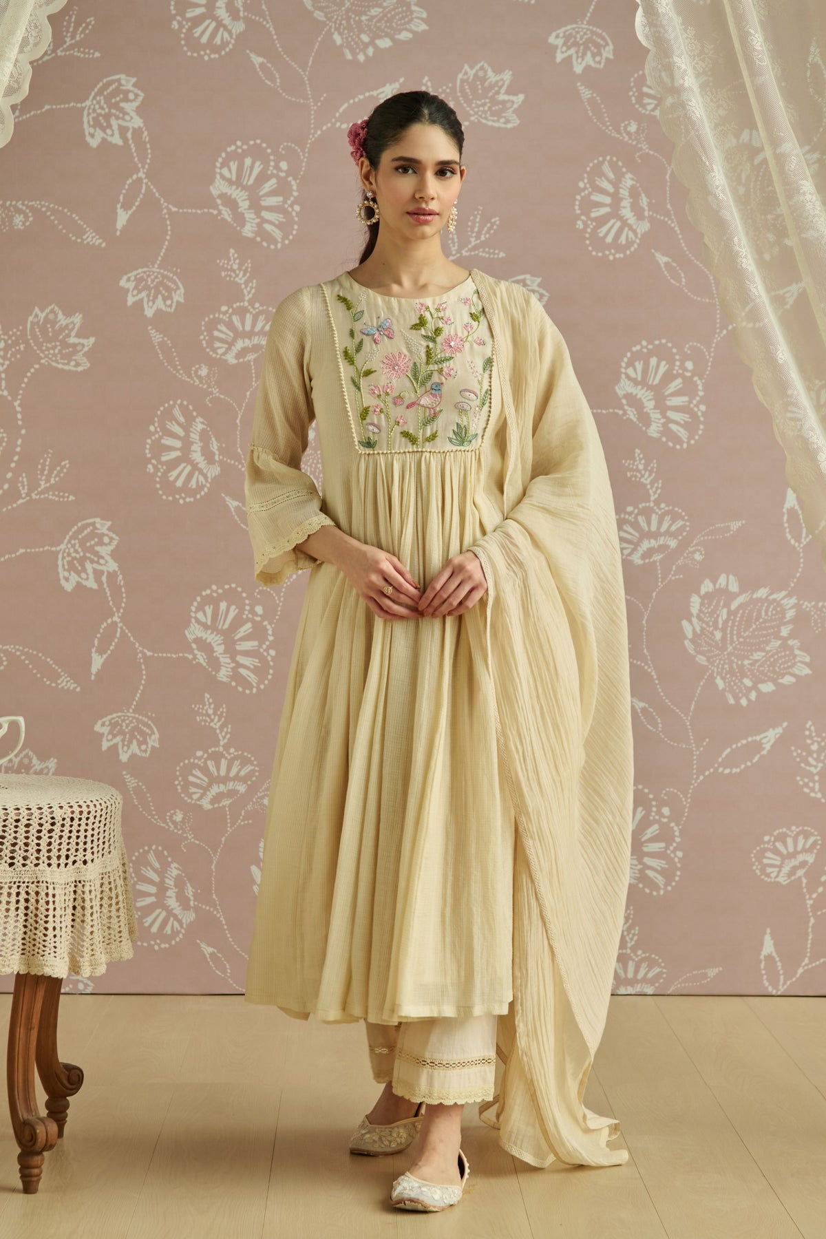 Ivory Sairah Kurta Set