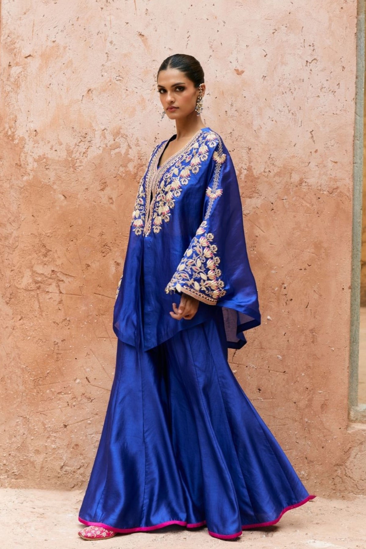 Aavya Cape Set