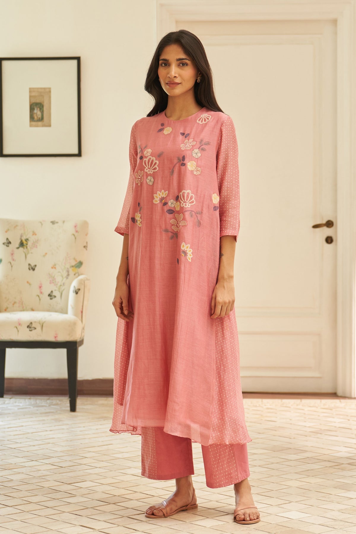Peony Applique Kurta With Pants