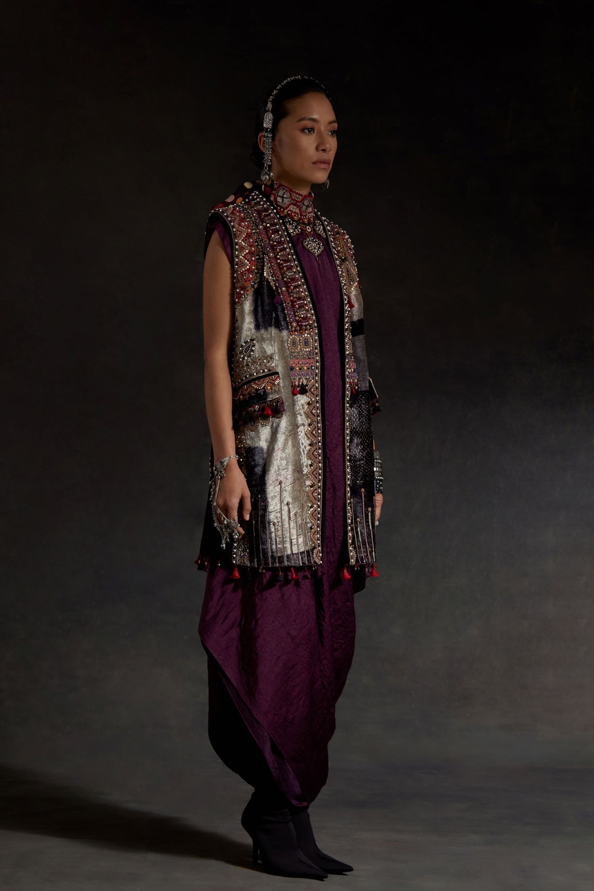 Ruhi Sleeveless Jacket Set