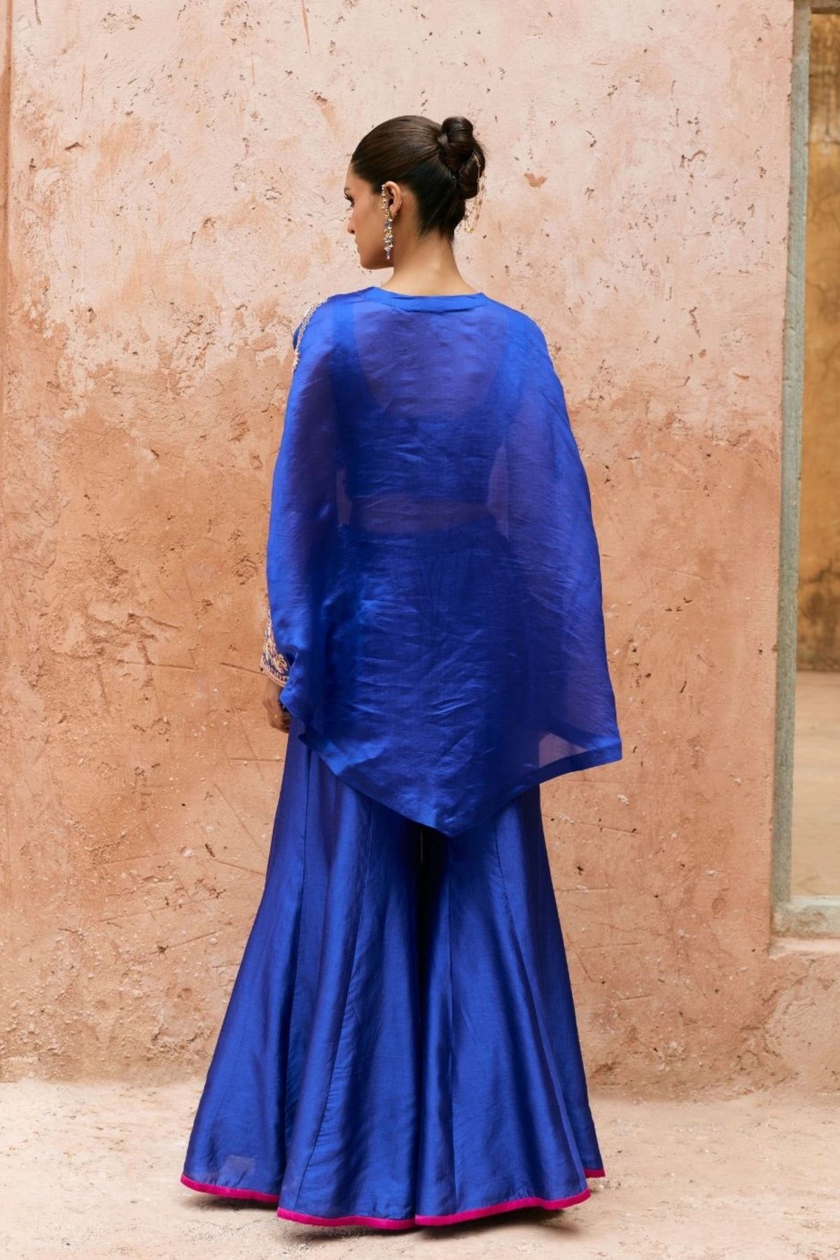 Aavya Cape Set