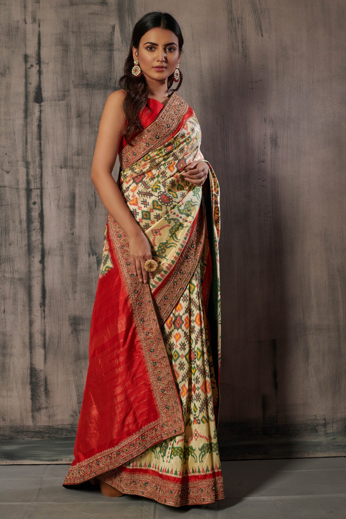 Off White Woven Pochampalli Ikkat Saree