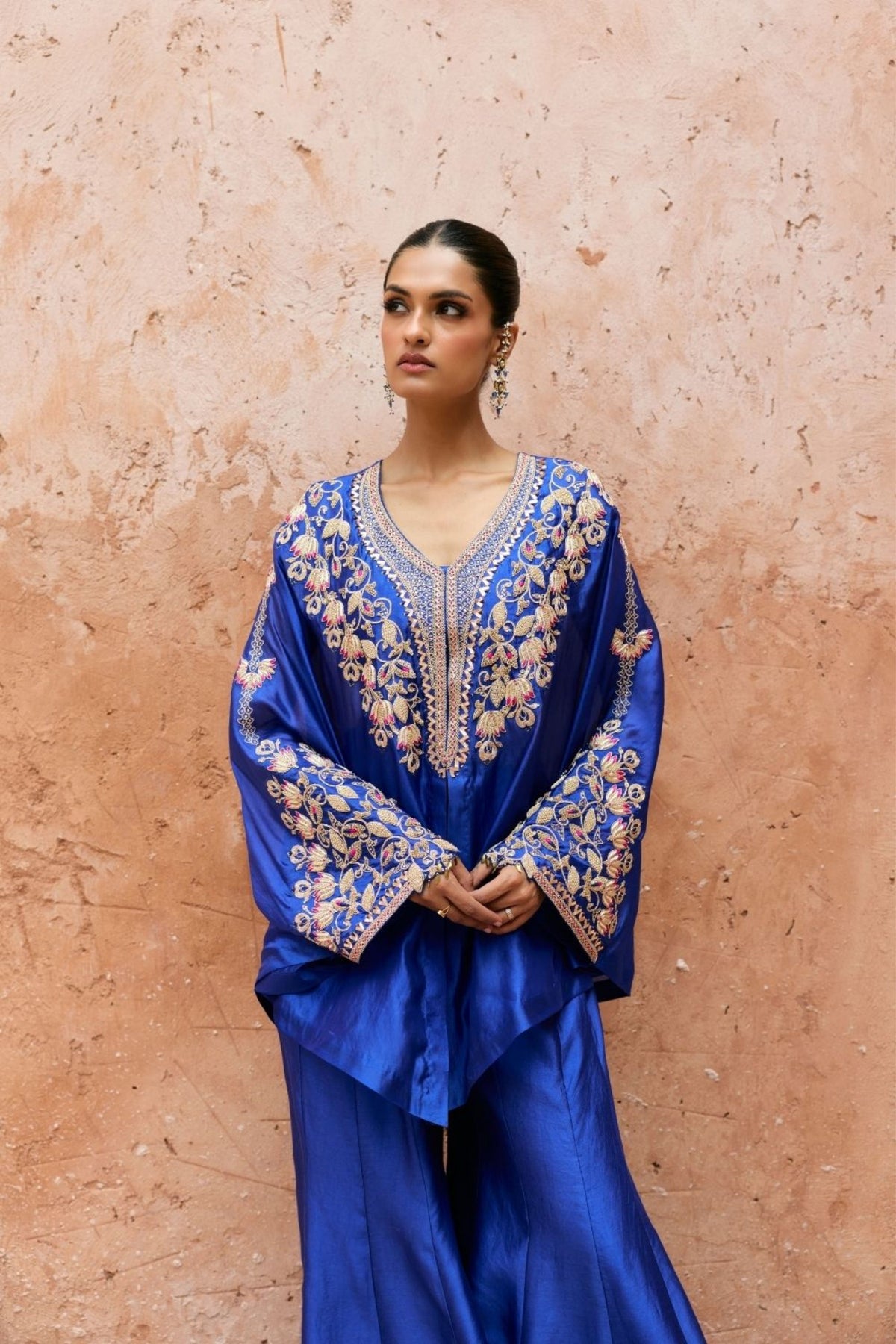 Aavya Cape Set