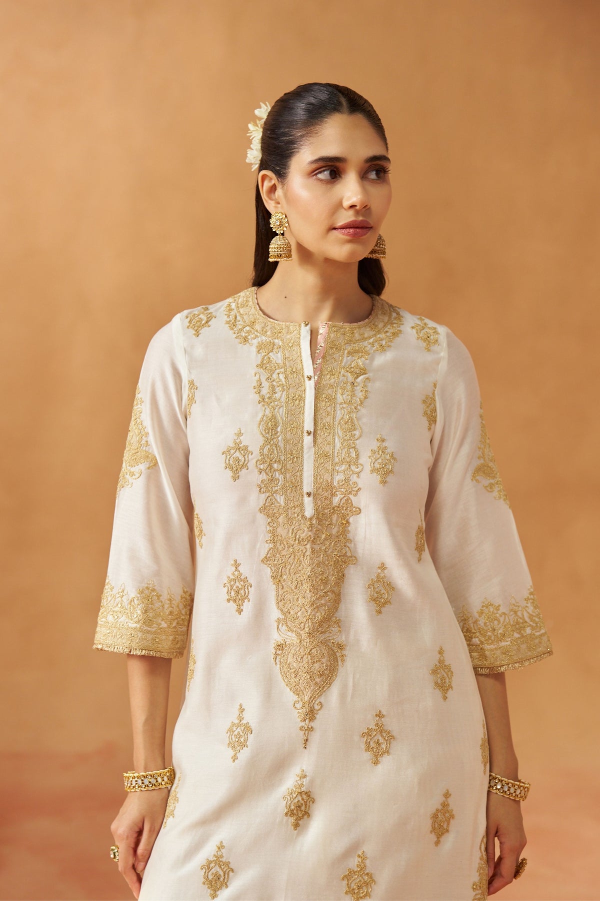 Mubina Daisy Ivory Chauga Set