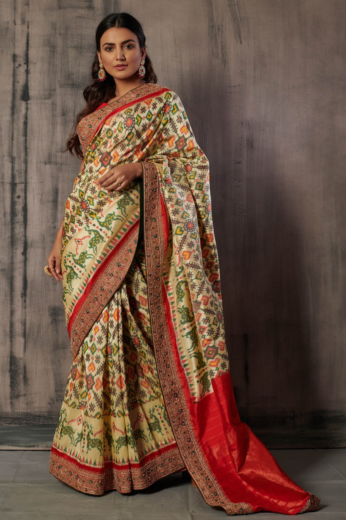 Off White Woven Pochampalli Ikkat Saree